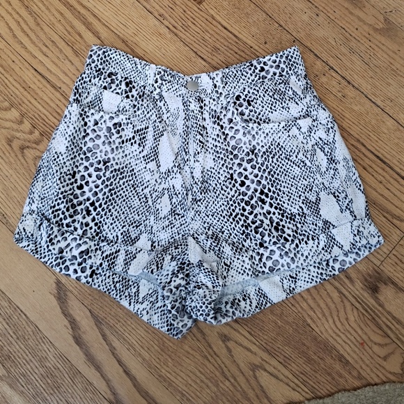 American Apparel High Waisted Snake Print Shorts - Picture 2 of 6